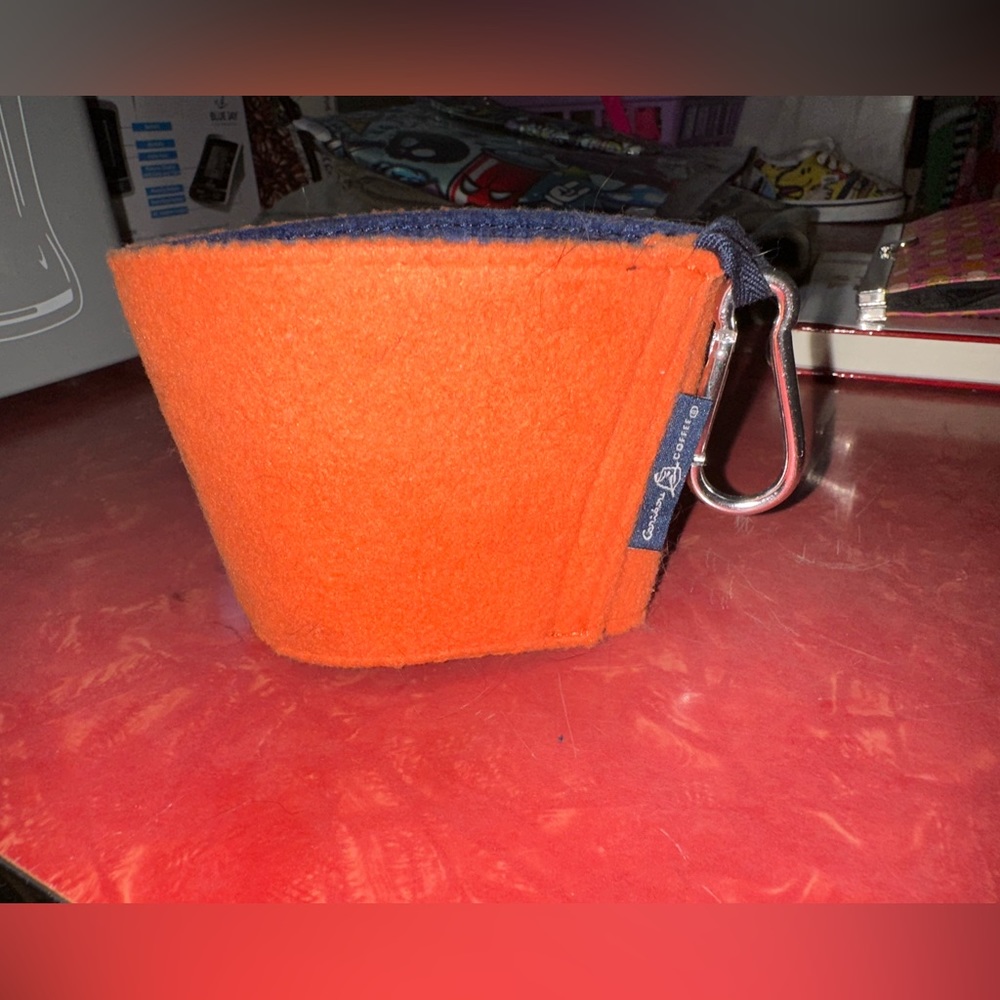 🧡☕️CARIBOU COFFEE REUSABLE COFFEE CLUTCH